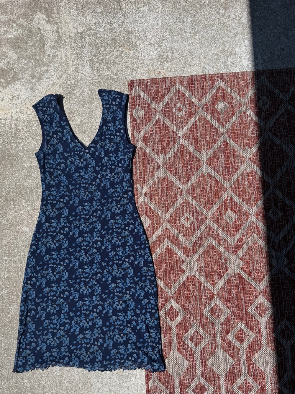 Vintage Floral Midi Dress - Picture 2 of 4